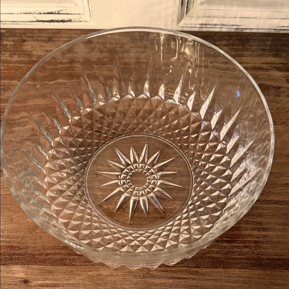 Vintage* Arcoroc France* Elegant Clear Glass Bowl